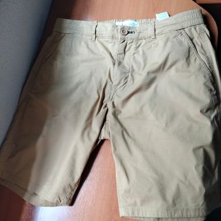 Pantalón corto beige
