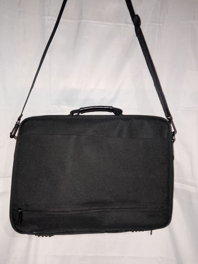 Maletín ordenador portátil.