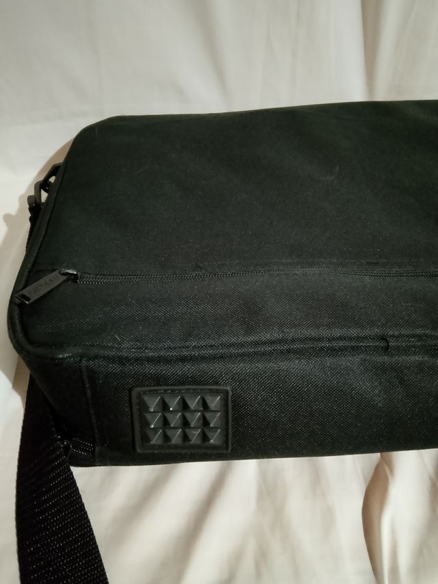 Maletín ordenador portátil.