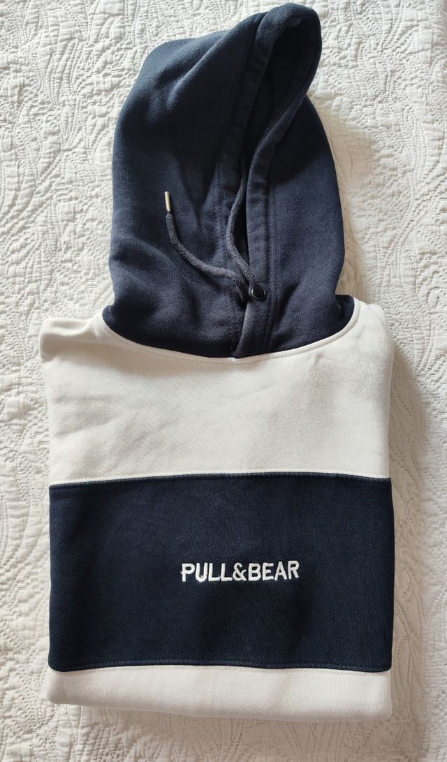 Sudadera Pull&Bear azul y blanca