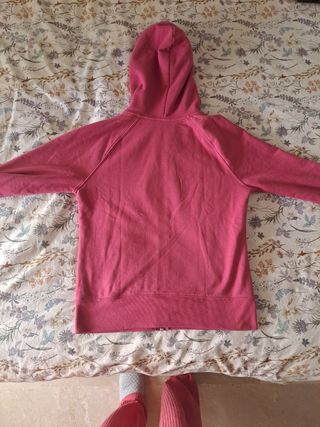 Sudadera cremallera GAP rosa con capucha.