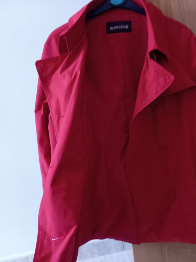 Gabardina roja Amitié talla 38