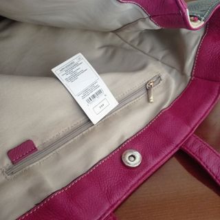 Bolso de piel de Purificación García fucsia, azul