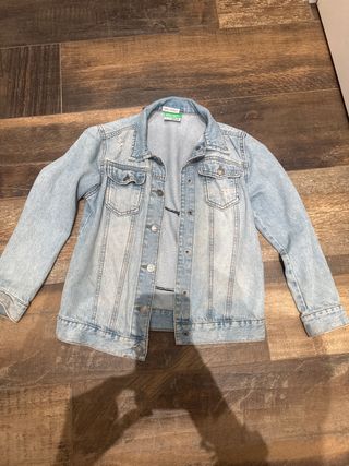 Chaqueta tejana niña Benetton. Hello Kitty.