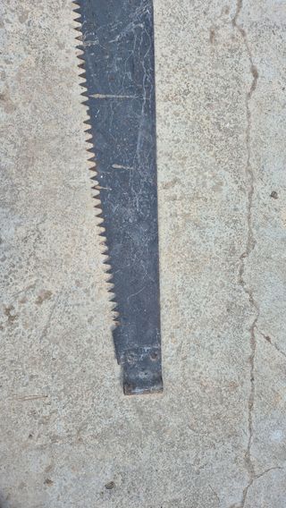 Sierra antigua de mano.