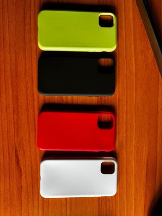 26 Fundas iPhone 11 - Variadas