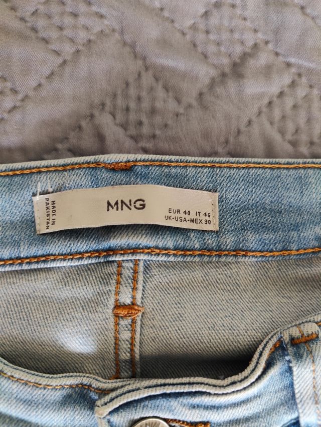 Bermuda vaquera  Mango man , slim  y talla 40