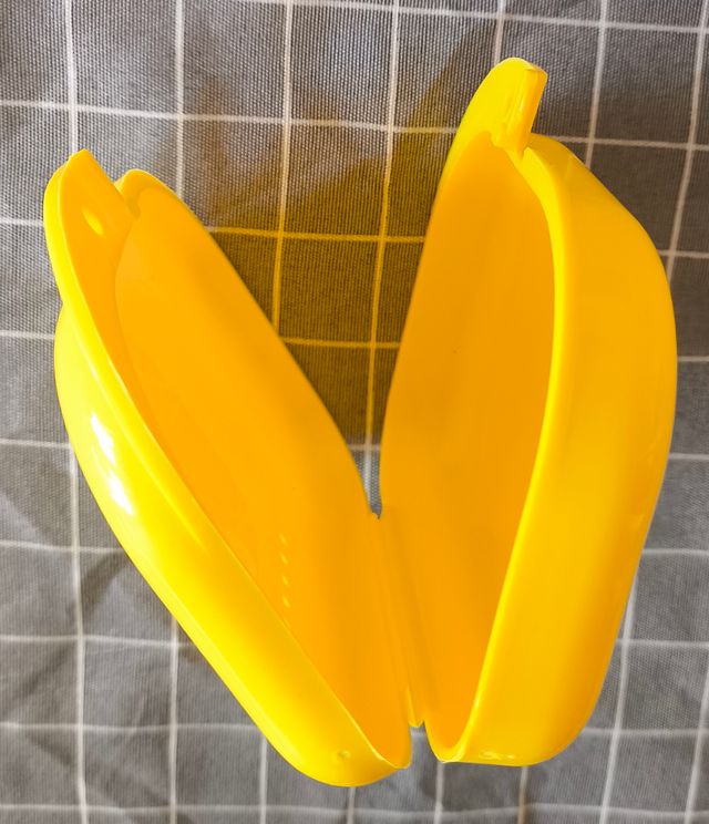 25 estuches para protectores bucales y férulas