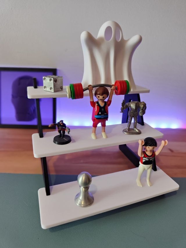 Estante, expositor para figuras