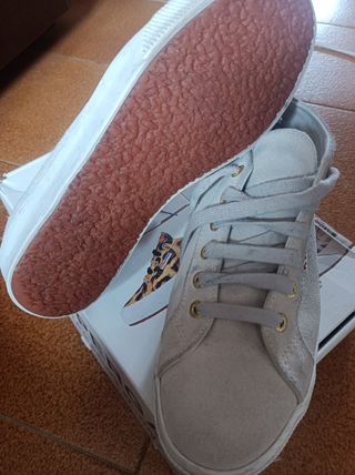 Zapatillas Superga ante crema