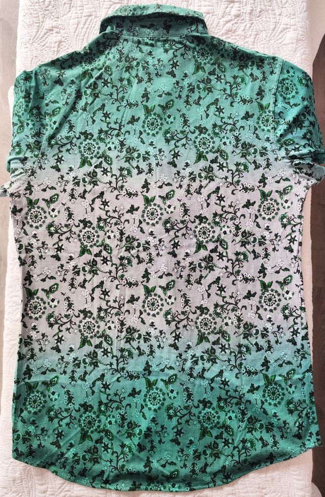 Camisa estampada verde hombre