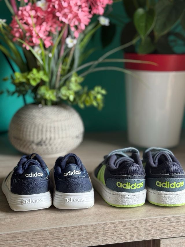 Zapatillas Adidas niño talla 19 - 2 pares