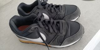 Zapatillas Nike número 40. 