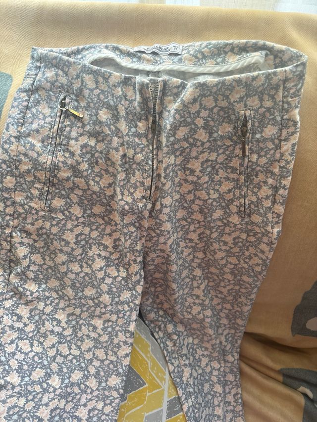 Pantalones pullbear de flores