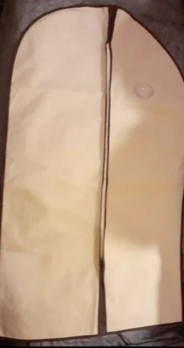 Corbatas, colgador corbatas, pañuelos.