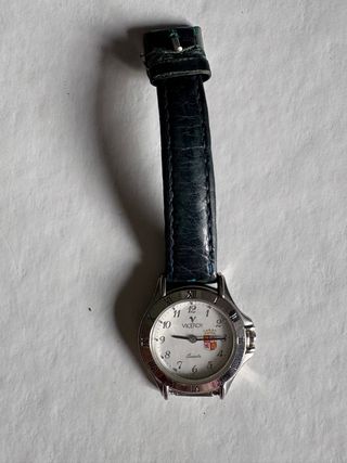 Lote de 5 relojes, diversas marcas y estilos.