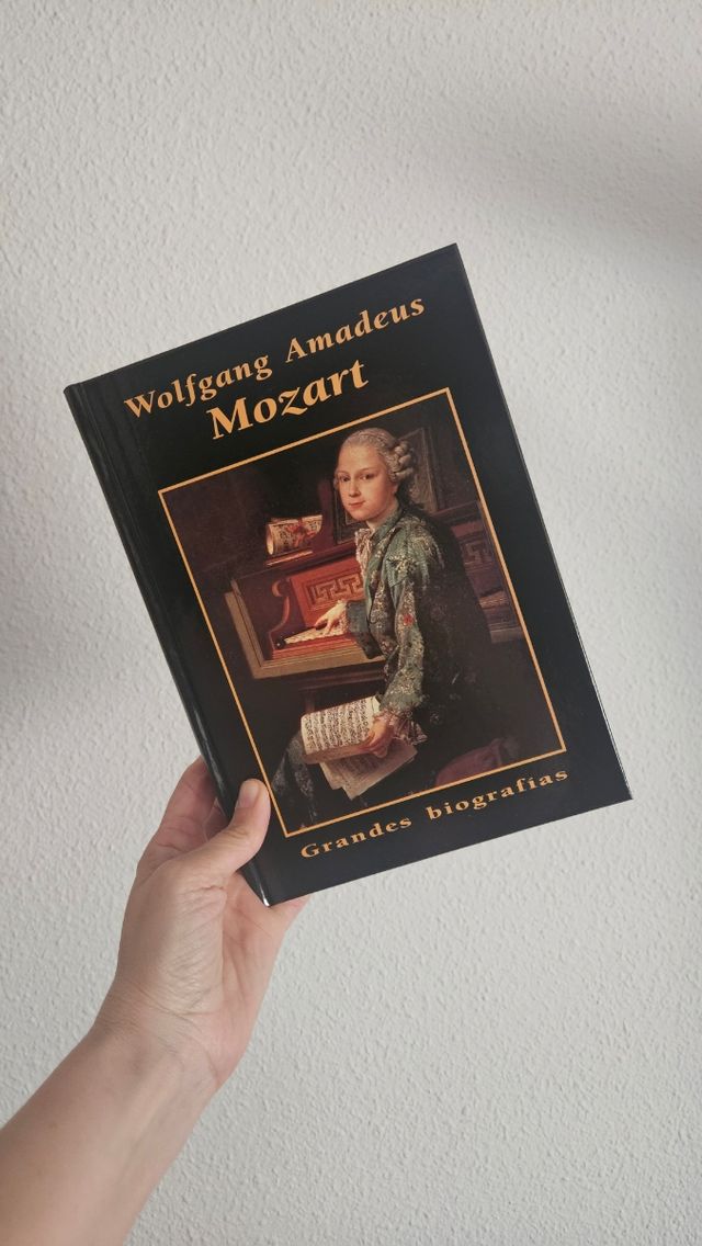 Biografías:MarieCurie,Ghandi,Lorca, Kennedy,Mozart