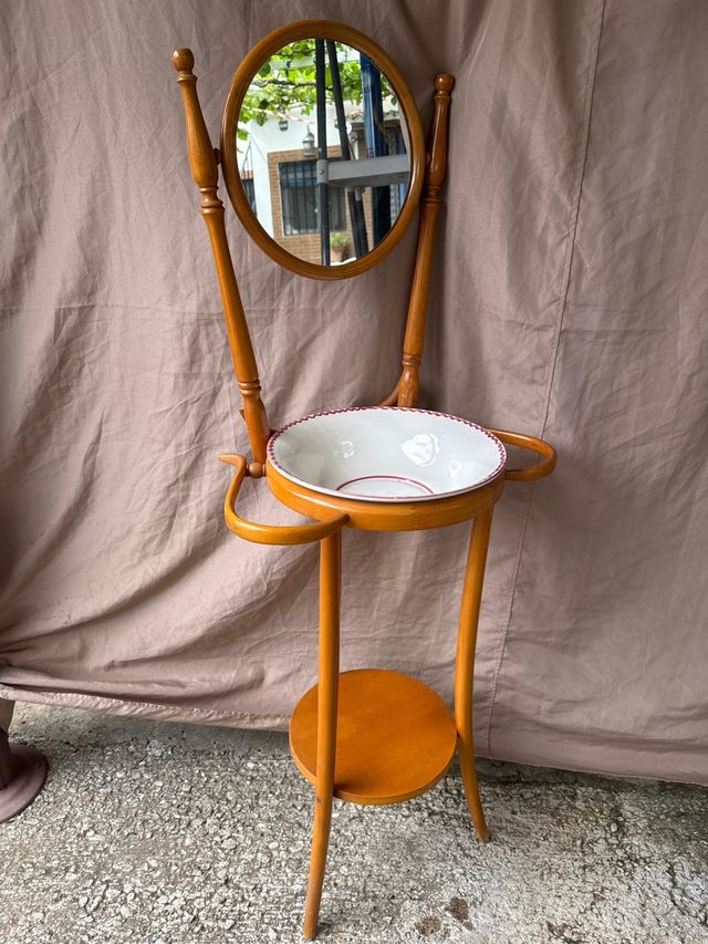 Palanganero antiguo de madera