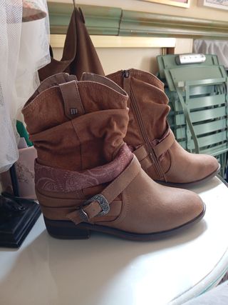 Botas camperas mustang