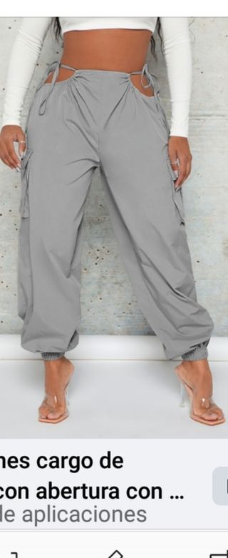 Pantalones cargo grises con aberturas