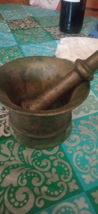 Mortero antiguo de metal Es muy pesado No envio