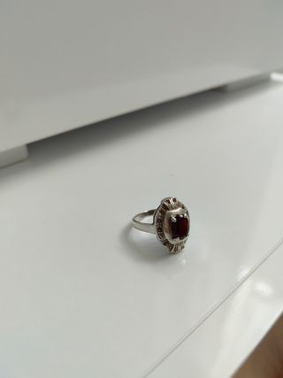 Anillo granate plata antigua