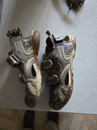 Geox ,Sandalias N. 37 ,marrón , piel , nuevas .