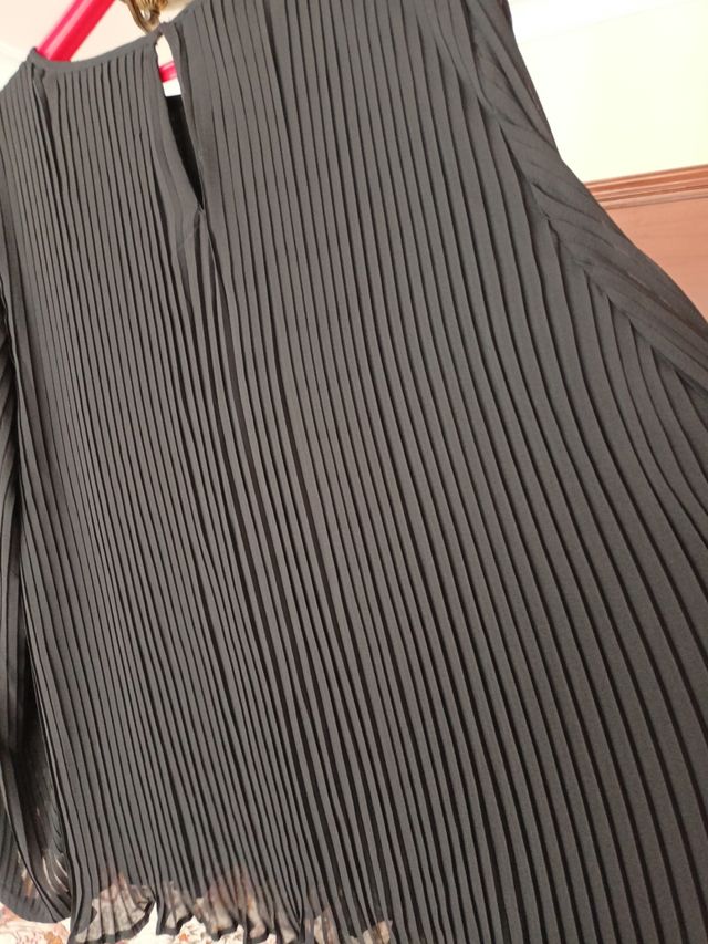 Blusa plisada negra talla grande a estrenar