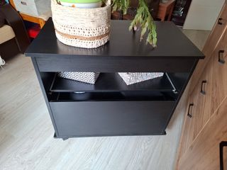 Mesa auxiliar negra -Mesa de cristal.