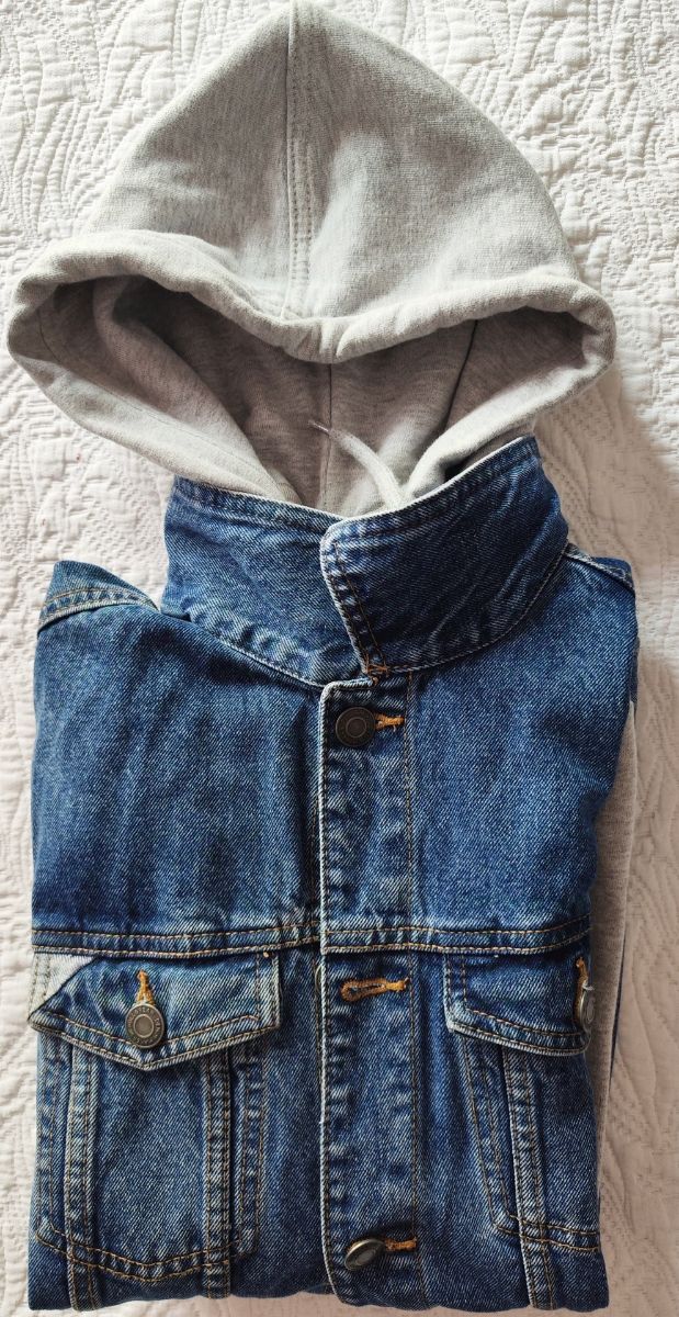 Chaqueta vaquera Pull&Bear con capucha