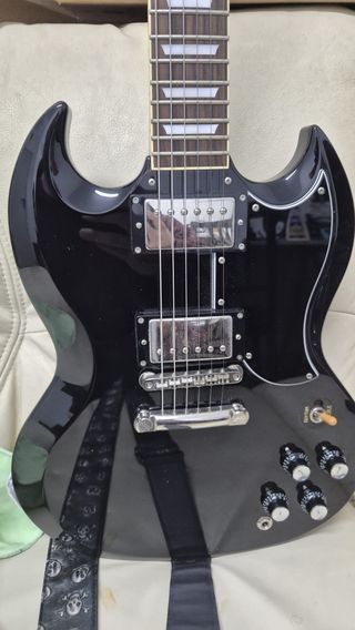 Tokai SG124 Vintage series negra