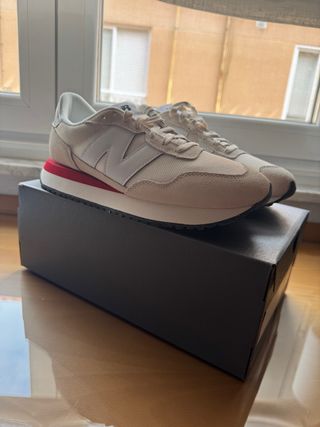 New Balance 237