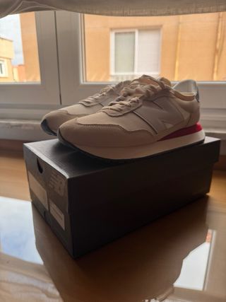 New Balance 237