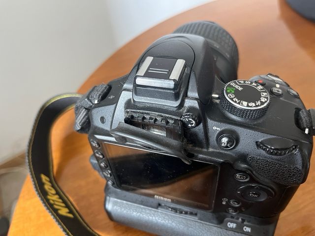 Nikon D3200 + obiettivo 18-55