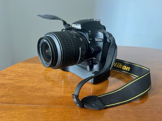 Nikon D3200 + obiettivo 18-55