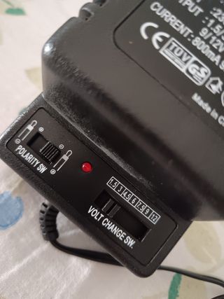 Universal AC/AD Adaptor Model kW 580 Input 230-50h