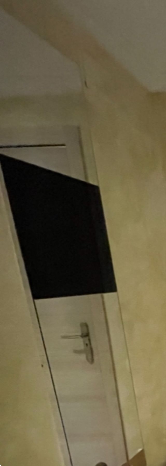 Mueble de recibidor con espejo decorativo