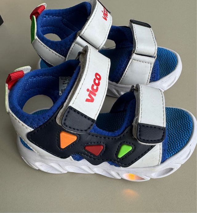 Sandalias talla 22 con luz