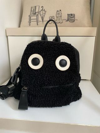 Mini mochila negra peluche