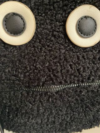 Mini mochila negra peluche