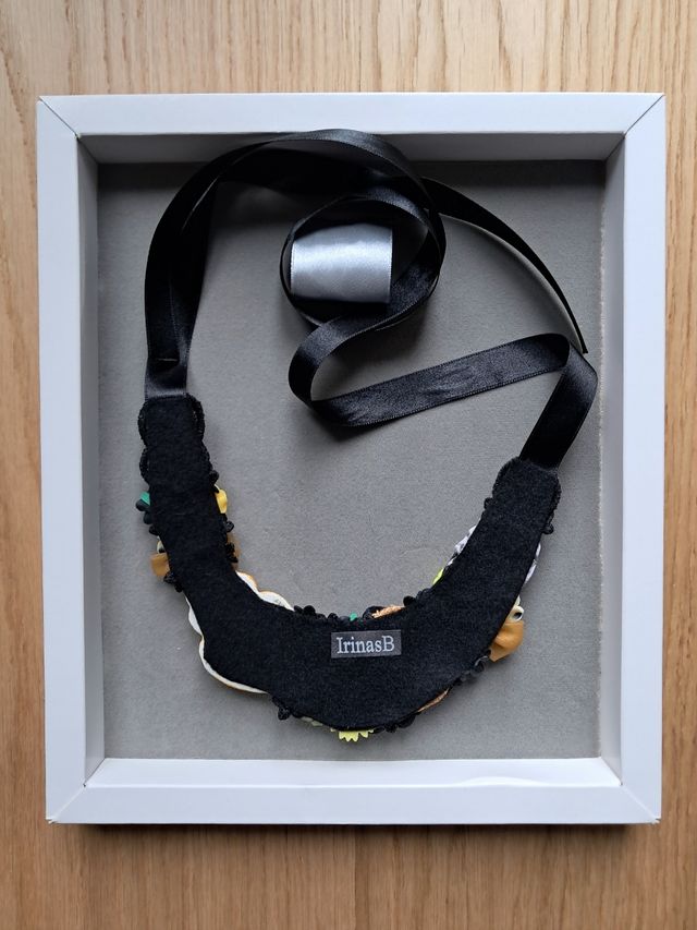 Collar IrinasB negro y amarillo