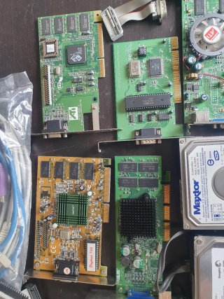 Hardware vintage, schede PCI/AGP, ATI + HDD IDE