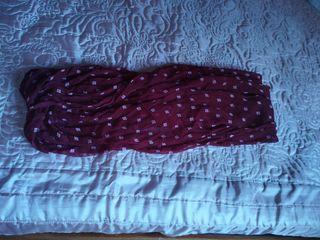 Bufanda marrón con lunares blancos