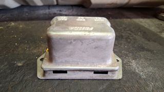 Regulador de corriente seat 600