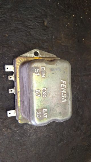 Regulador de corriente seat 600