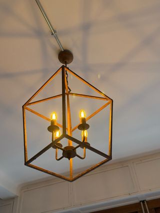 Lámpara colgante estilo vintage industrial.