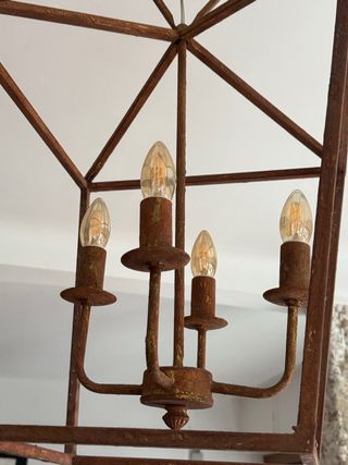 Lámpara colgante estilo vintage industrial.