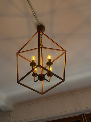 Lámpara colgante estilo vintage industrial.