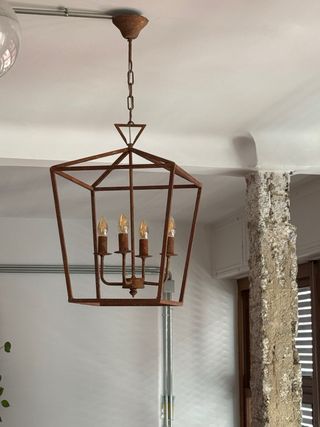 Lámpara colgante estilo vintage industrial.