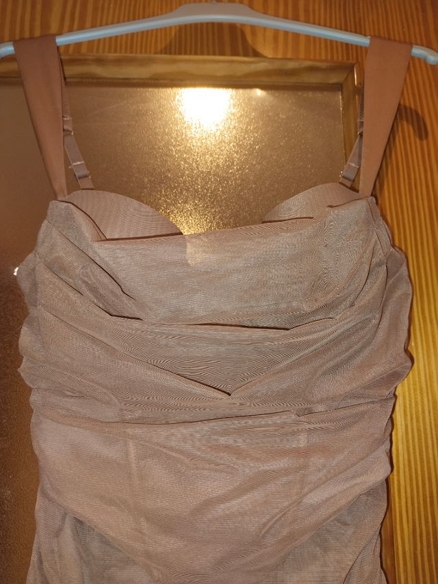 Vestido fiesta beige